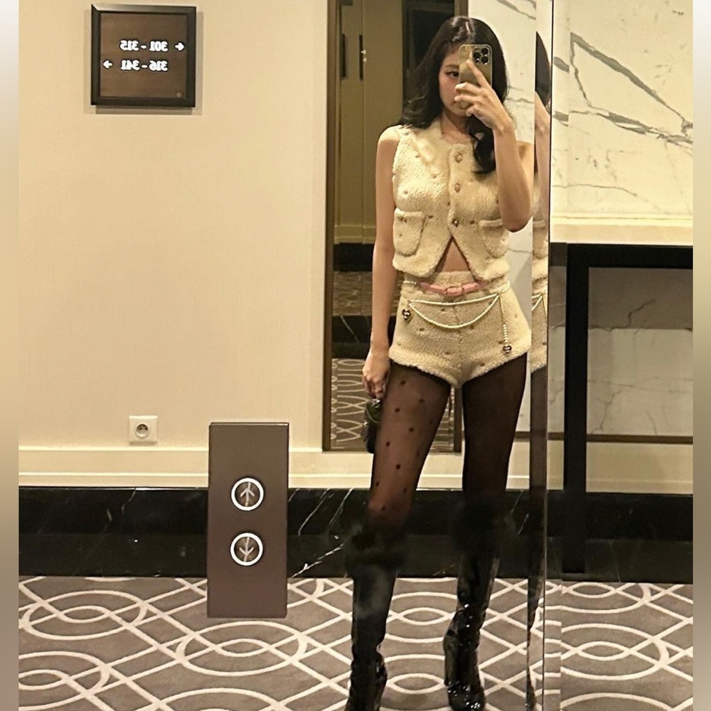 Chanel logo tights black